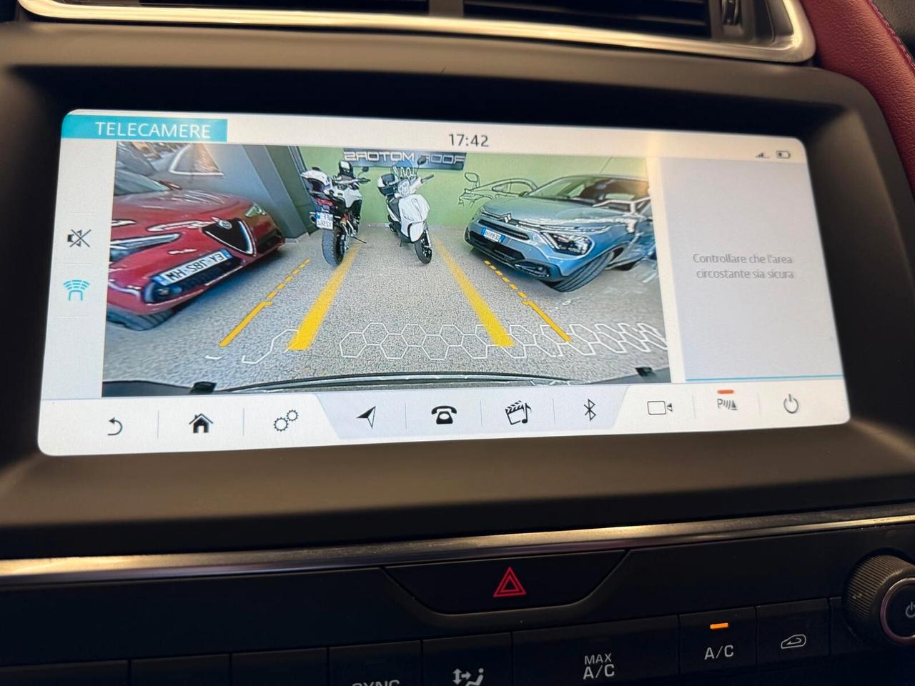 Jaguar E-Pace 2.0D 150 CV AWD aut. R-Dynamic SE