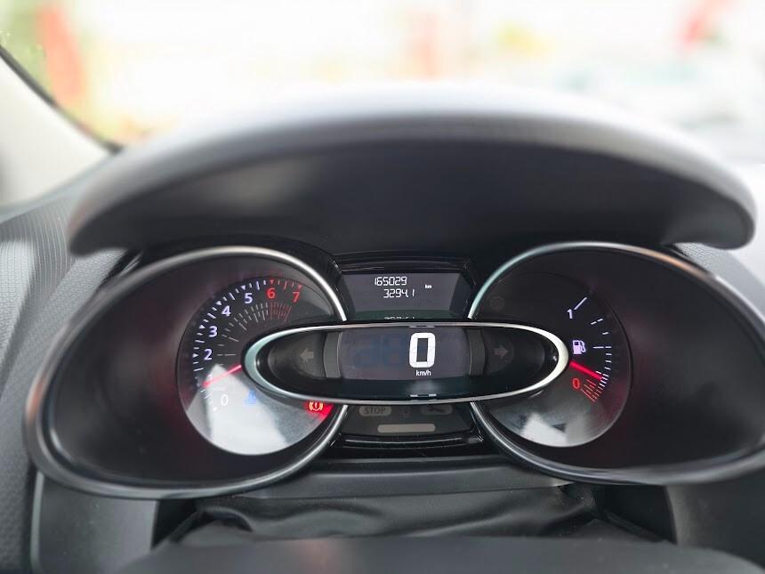 Renault Clio TCe 12V 75 CV 5 porte Moschino Zen