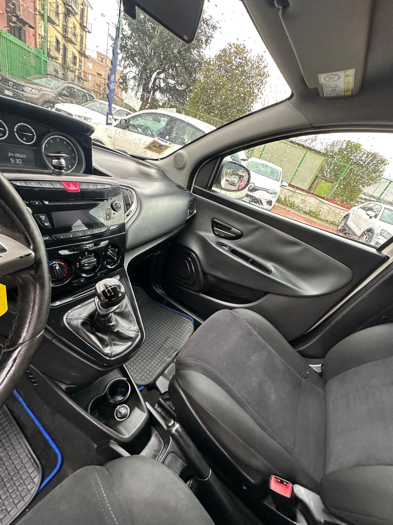 Lancia Ypsilon 1.2 69 CV 5 porte GPL Ecochic Platinum