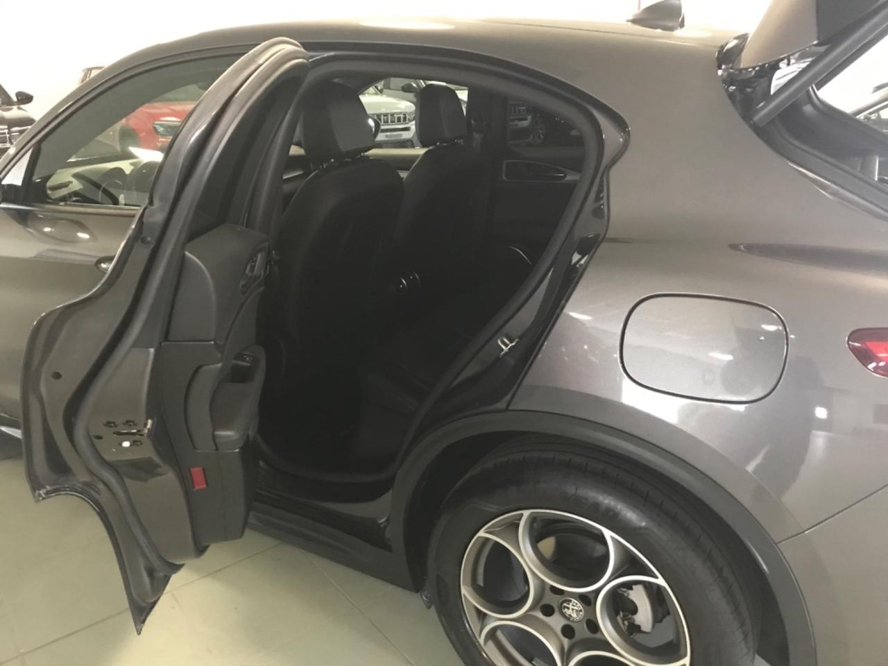 Alfa Romeo Stelvio 2.2 Turbodiesel 160 CV AT8 RWD Sprint