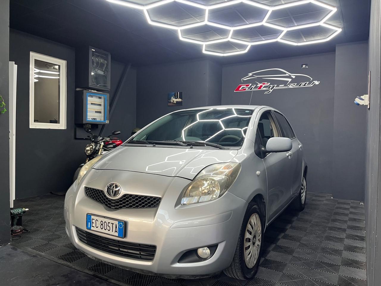 TOYOTA YARIS 1.0 BENZINA 68 CV – 2010