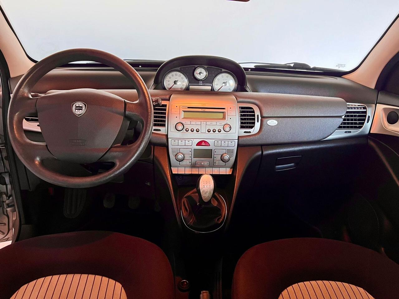 Lancia Ypsilon 1.3 MJT 90 CV Platino