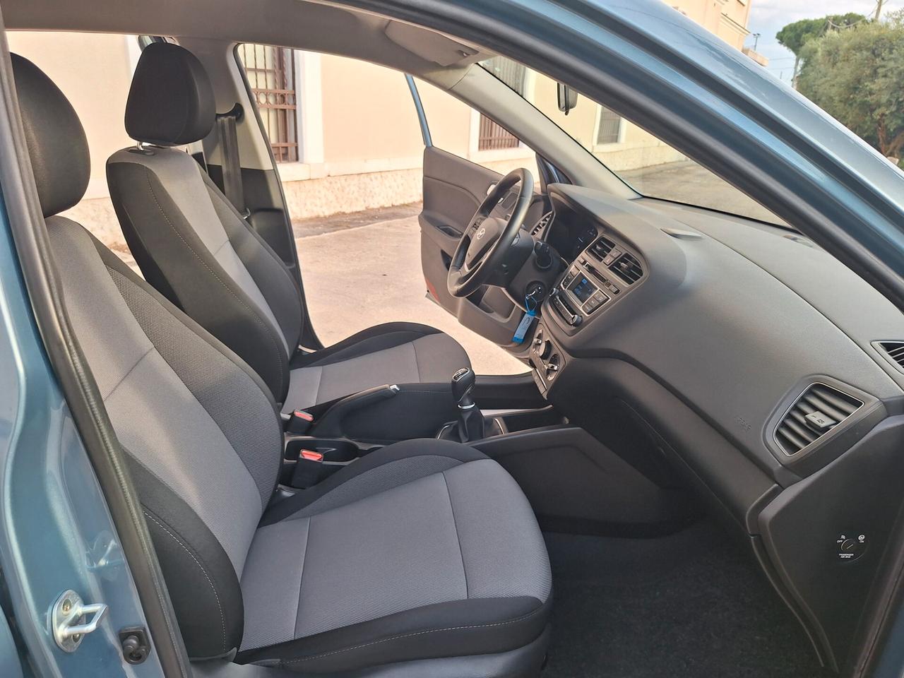 Hyundai i20 1.4 CRDi 5p. ACTIVE CROSS 2016