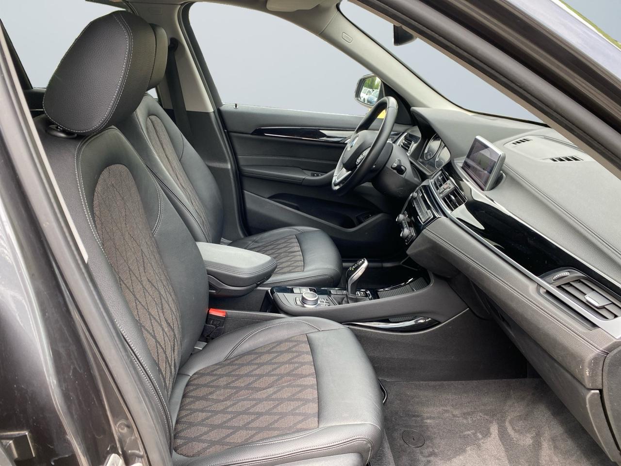 BMW X1 F48 2019 - X1 sdrive18i xLine Plus 136cv auto