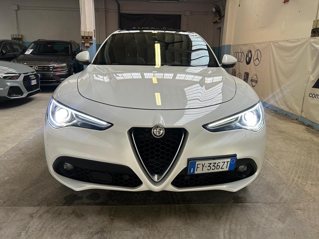 Alfa Romeo Stelvio 2.2 Turbodiesel 210 CV AT8 Q4 Super
