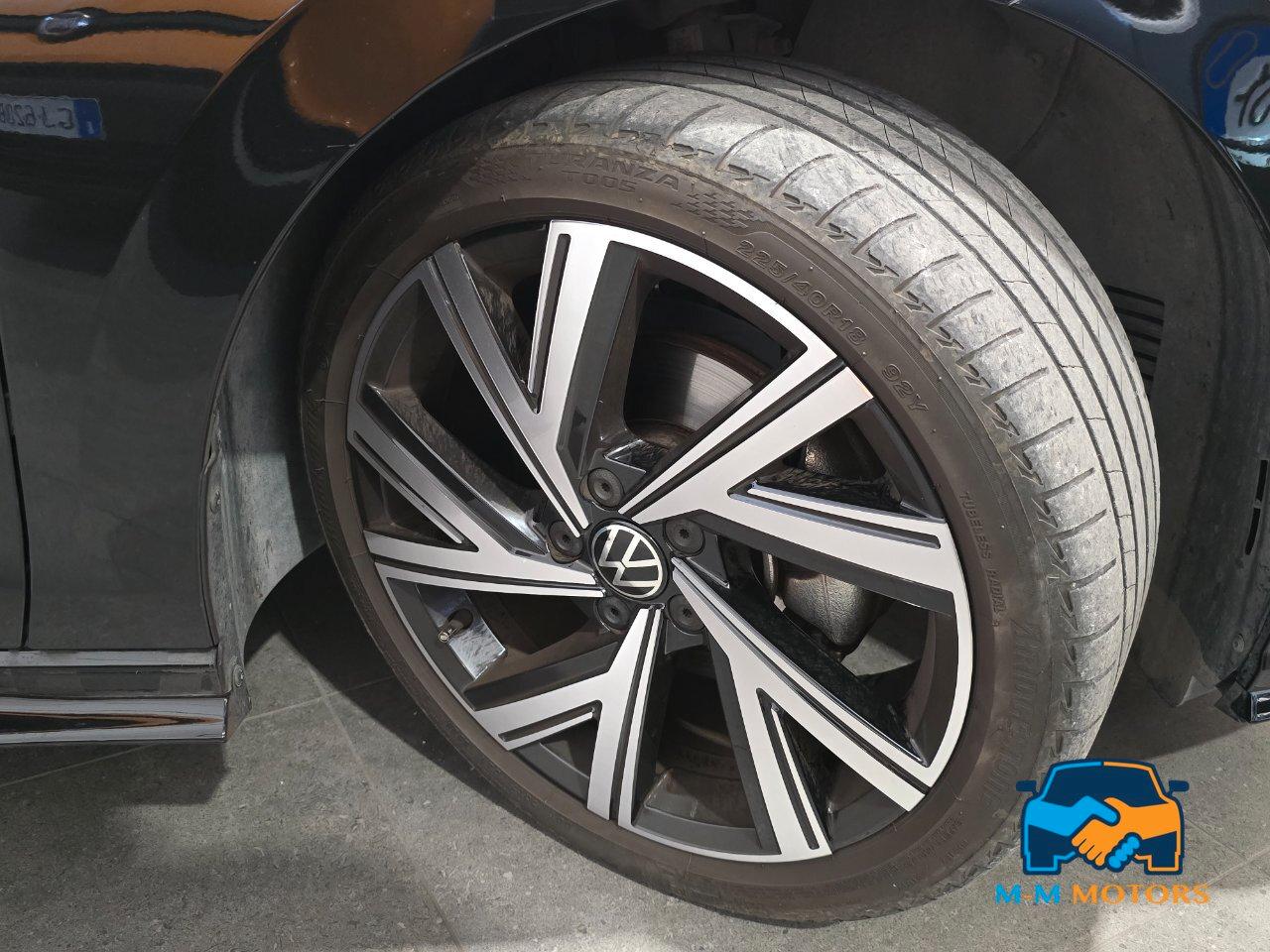 Volkswagen Golf 1.5 etsi evo R-Line 150cv dsg