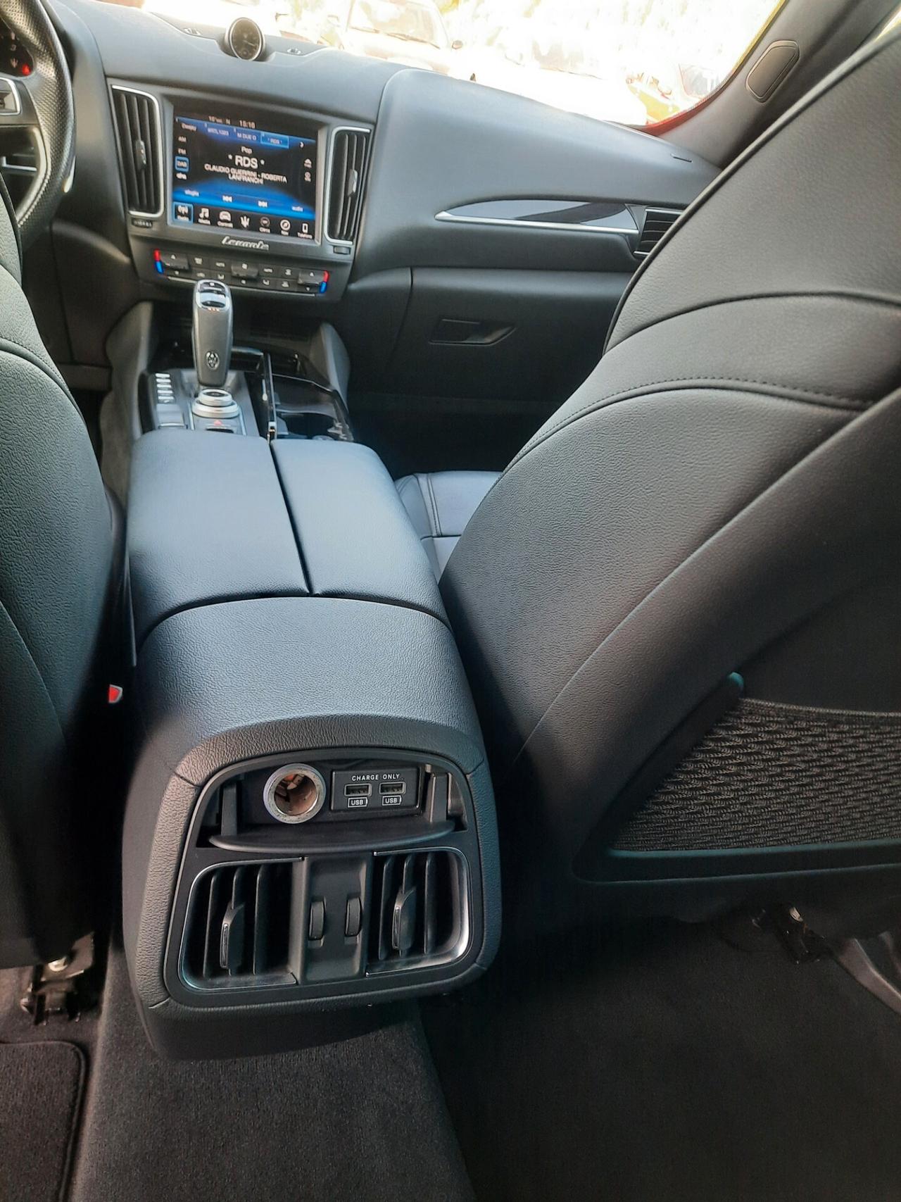 Maserati Levante V6 Diesel Q4 AWD Granlusso IVA DETRAIBILE