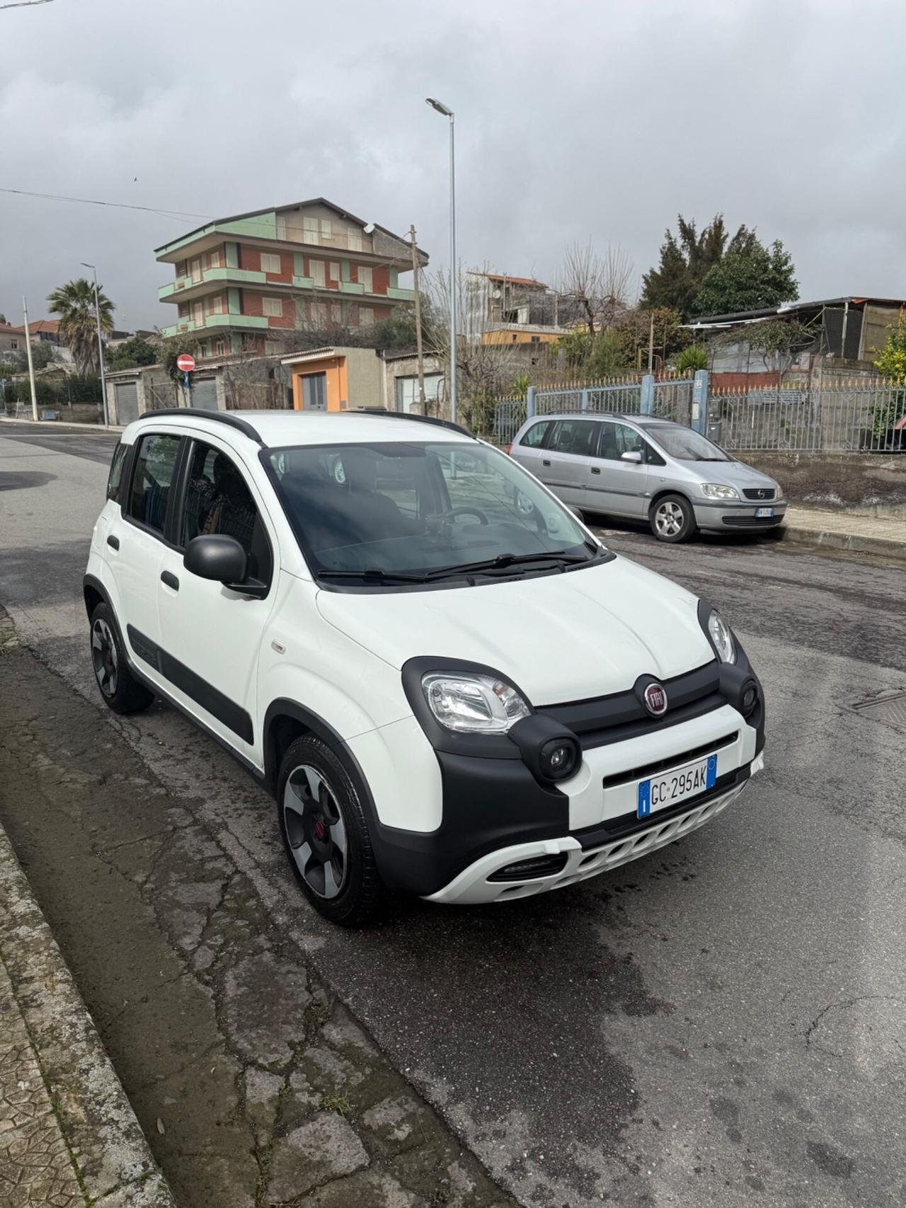 Fiat Panda 1.0 FireFly S&S Hybrid City Cross