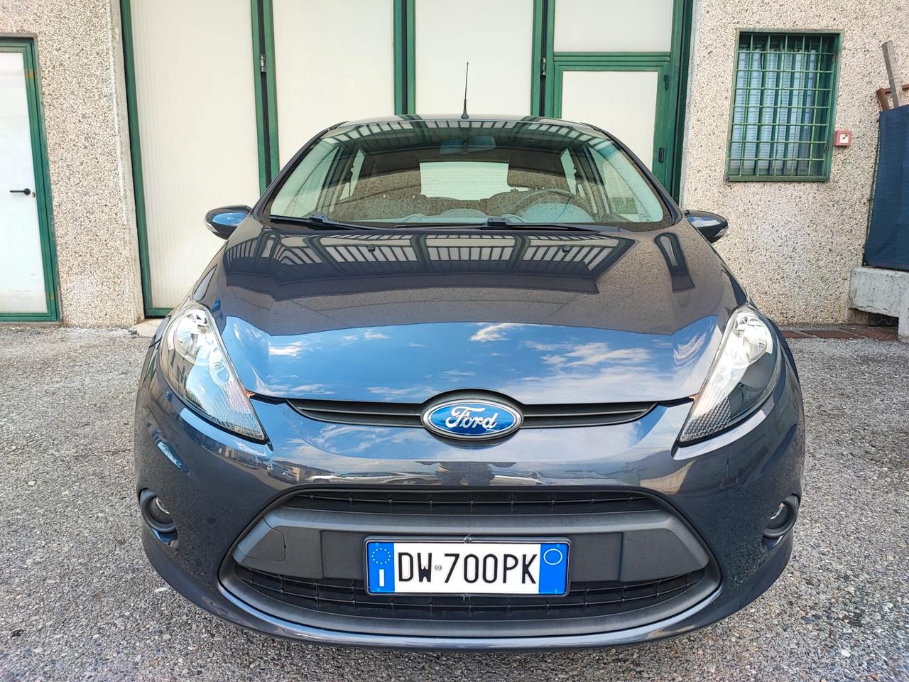 Ford Fiesta 1.2 BENZINA NEOPATENTATI 5 PORTE 2009