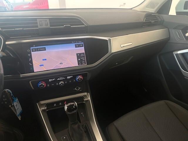 Audi Q3 35 TDI S tronic Business