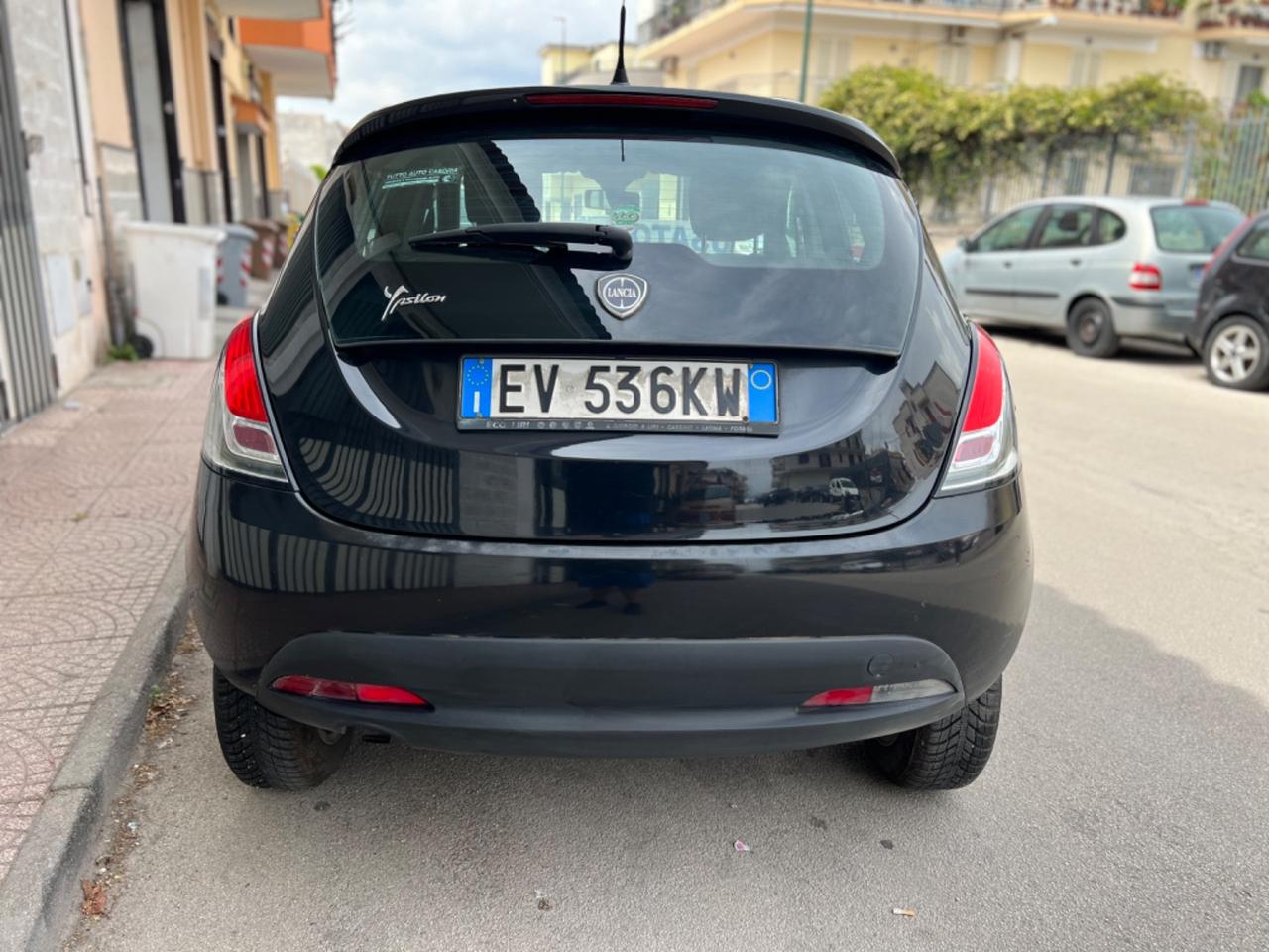 Lancia ypsilon 900 benzina/metano Anno 2015