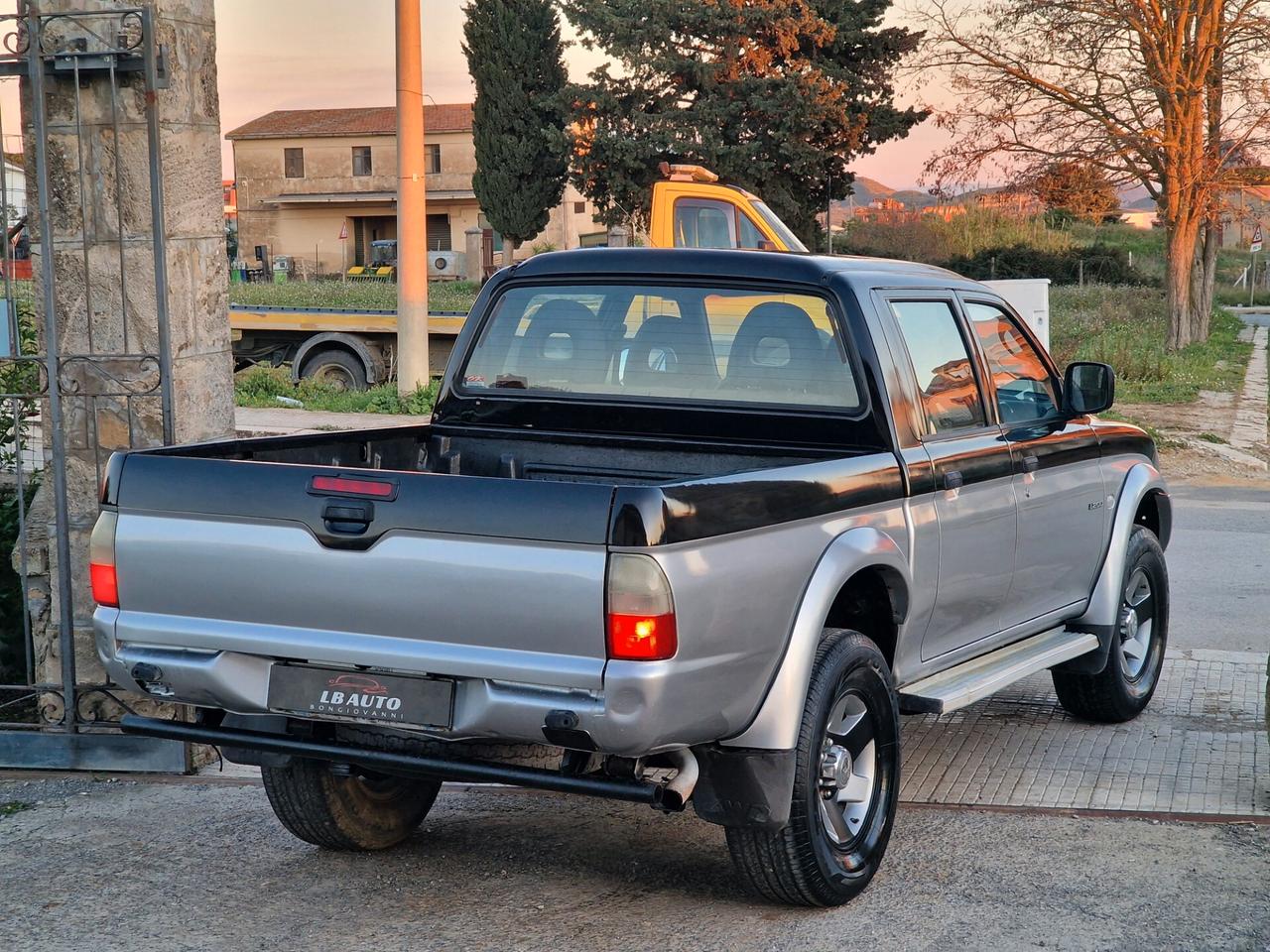 Mitsubishi L200 2.5 TDI 4WD Club Cab Pick-up GLS