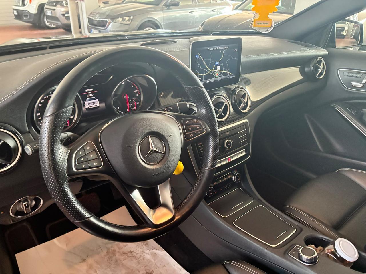 Mercedes-Benz GLA 200 d night edition 4matic auto