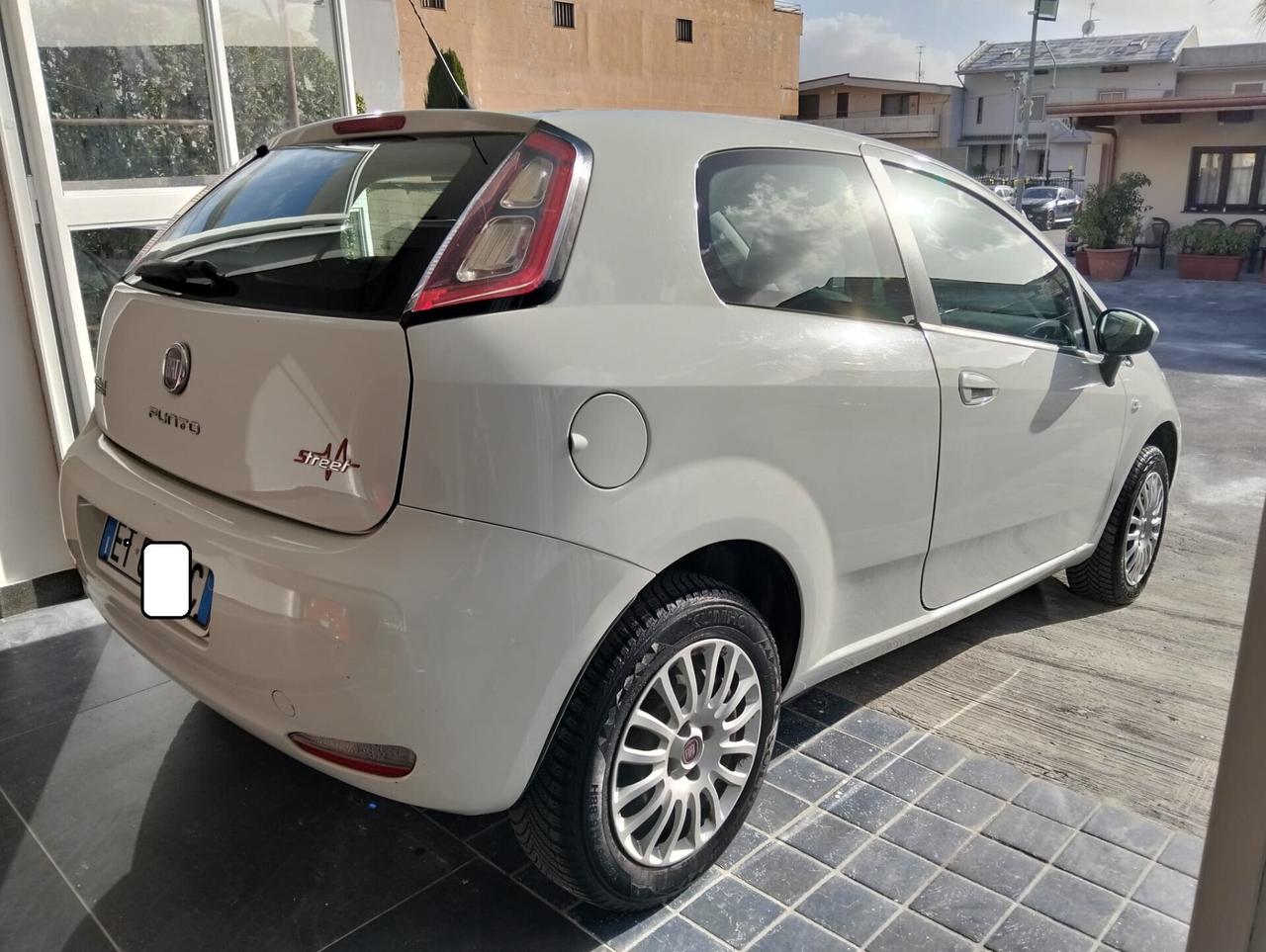 Fiat Punto 1.4 Natural Power Lounge 2014