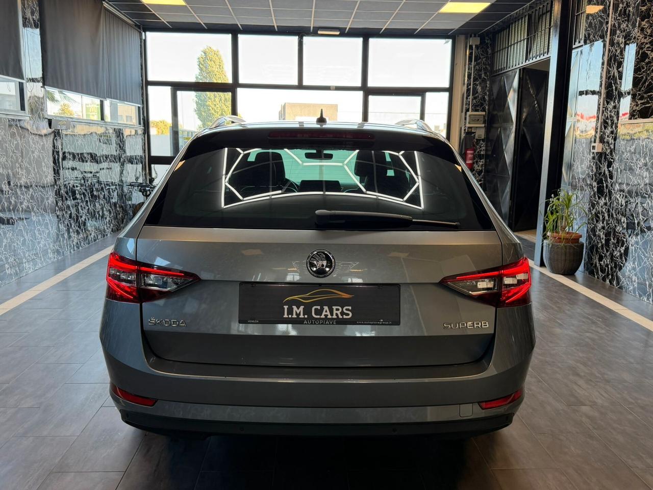 Skoda Superb 2.0 TDI DSG Wagon Ambition