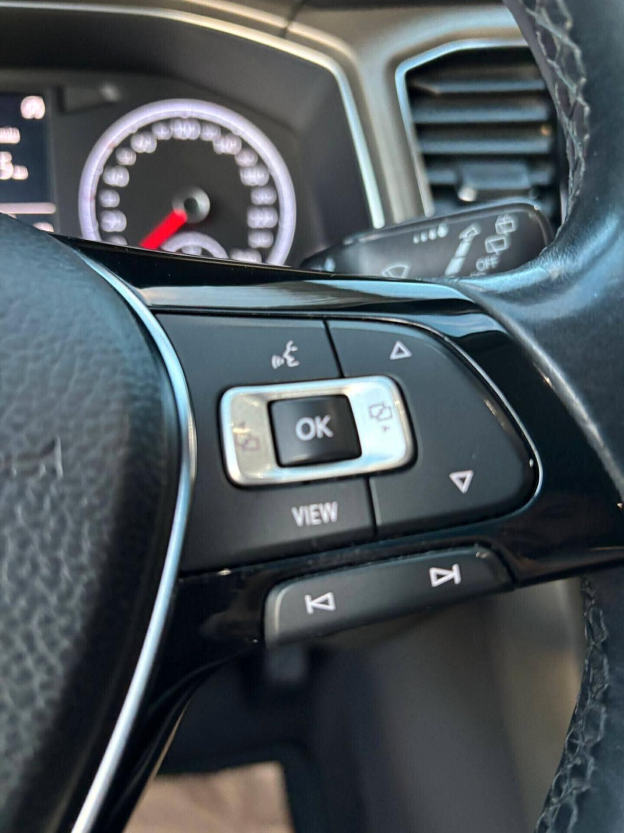 Volkswagen T-Roc 1.6 TDI BlueMotion Technology/*