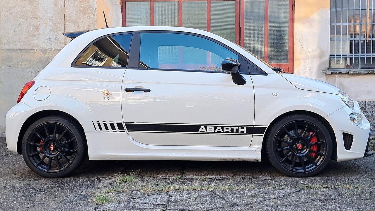 Abarth 595 Competizione 1.4 Turbo T-Jet 180 CV Esseesse