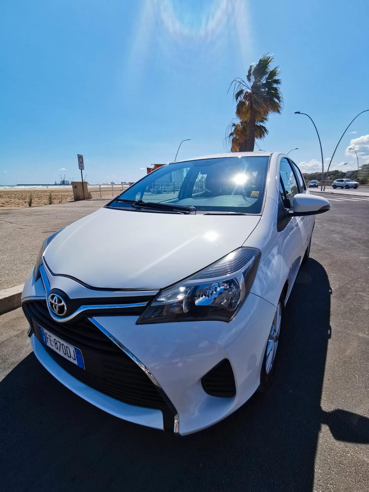 Toyota Yaris 1.4 D-4D 5 porte Lounge 2016
