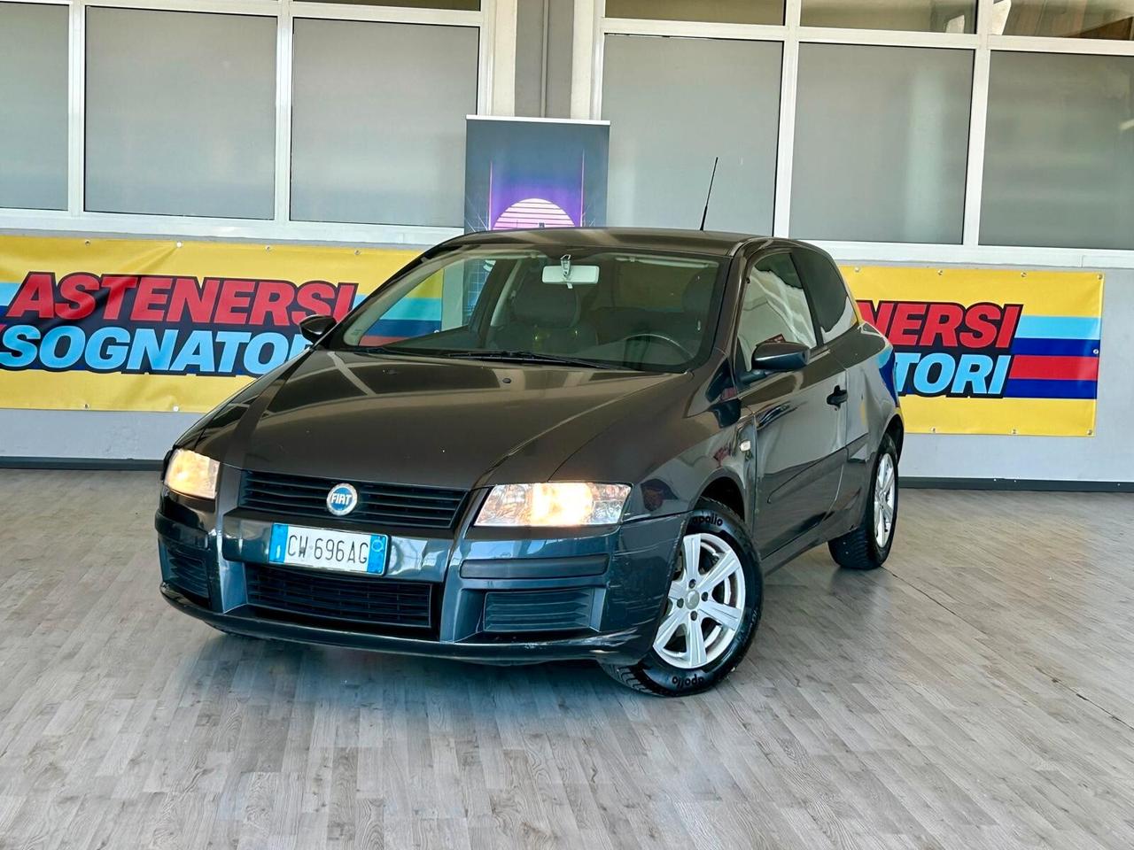 FIAT STILO COUPE' PER NEOPATENTATI *6 SPEED E TI SENTI SHUMY!*BENZINA1.4 16V 95CV* CLIMA + CERCHI IN LEGA + VETRI NERI*