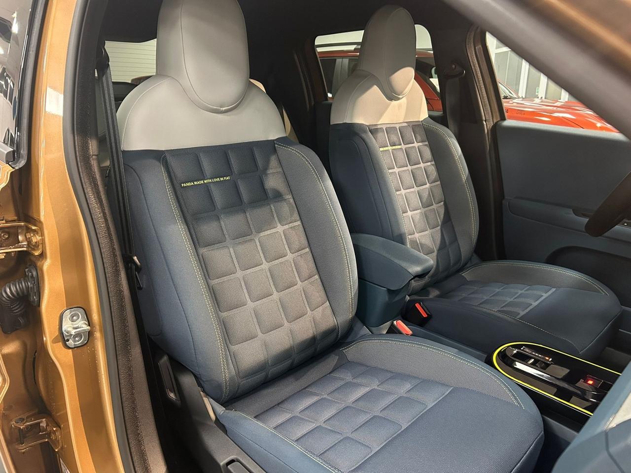 Fiat Grande Panda 1.2 Hybrid 110 CV S&S La Prima