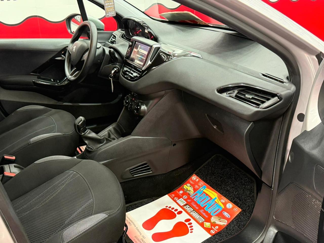Peugeot 208 1.4 HDi 68cv Allure - 2013