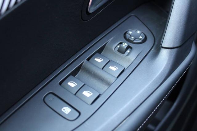 Peugeot 2008 1.2 puretech Allure 100cv con CarPlay