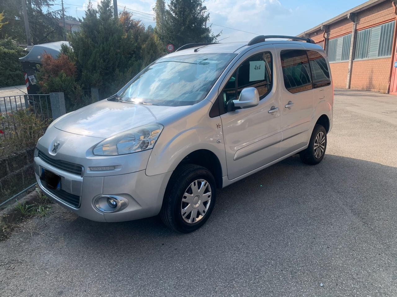 Peugeot Partner 4X4 vetrato 4 posti tdi manuale - autocarro 300000 km ma sempre tagliandato, va bene