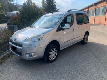Peugeot Partner 4X4 vetrato 4 posti tdi manuale - autocarro 300000 km ma sempre tagliandato, va bene