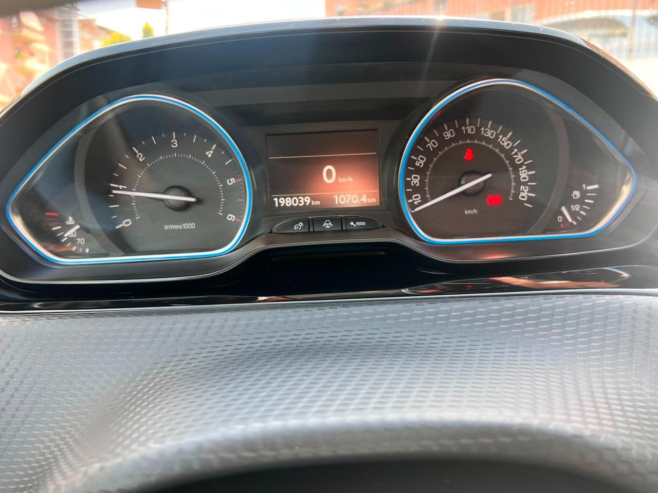 Peugeot 2008 1. 6 BlueHDi 120 S&S Allure