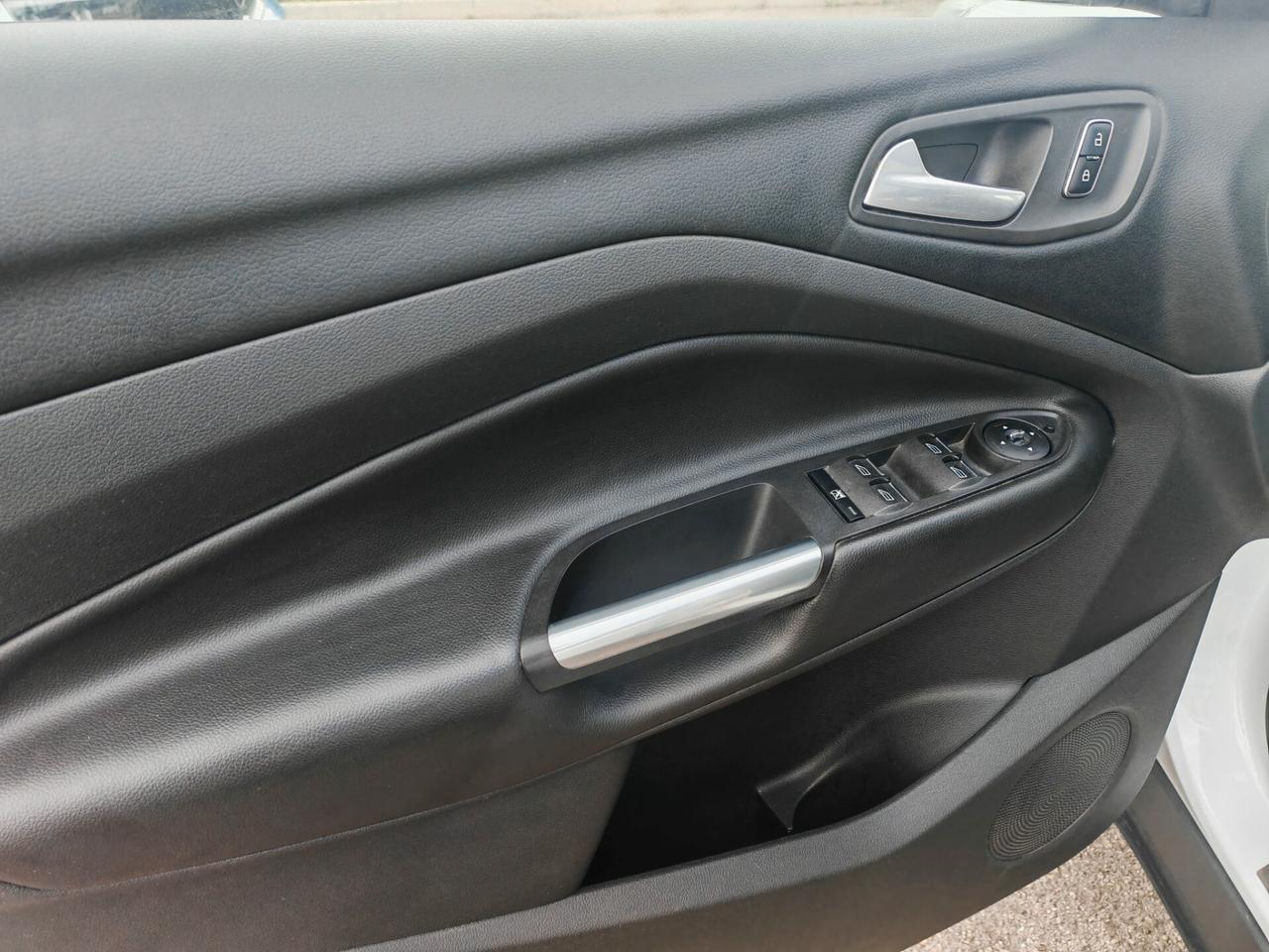 Ford Kuga 2.0 TDCI tetto navig cam pelle 2013