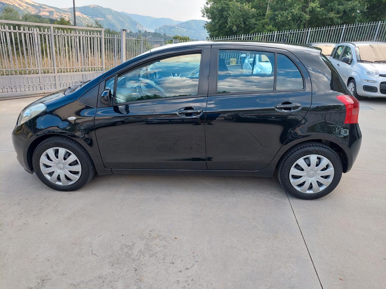 Toyota Yaris 1.4 D-4D 5 porte Sol PERFETTA