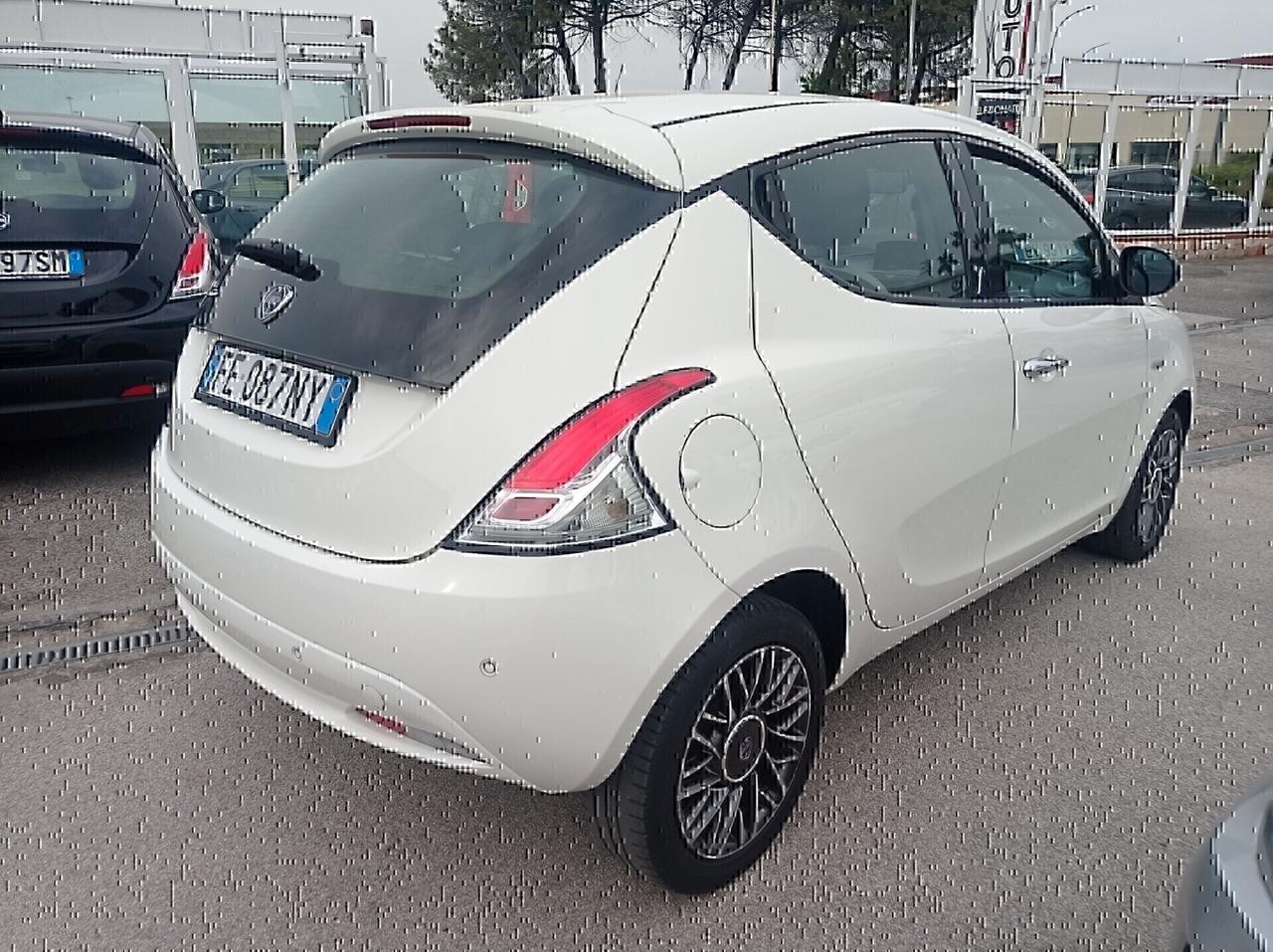 Lancia Ypsilon 1.3 MJT 95 CV 5 porte S&S Gold