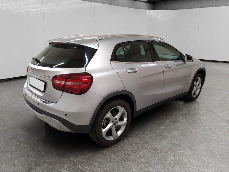 Mercedes-Benz GLA 200 d Premium 4matic auto