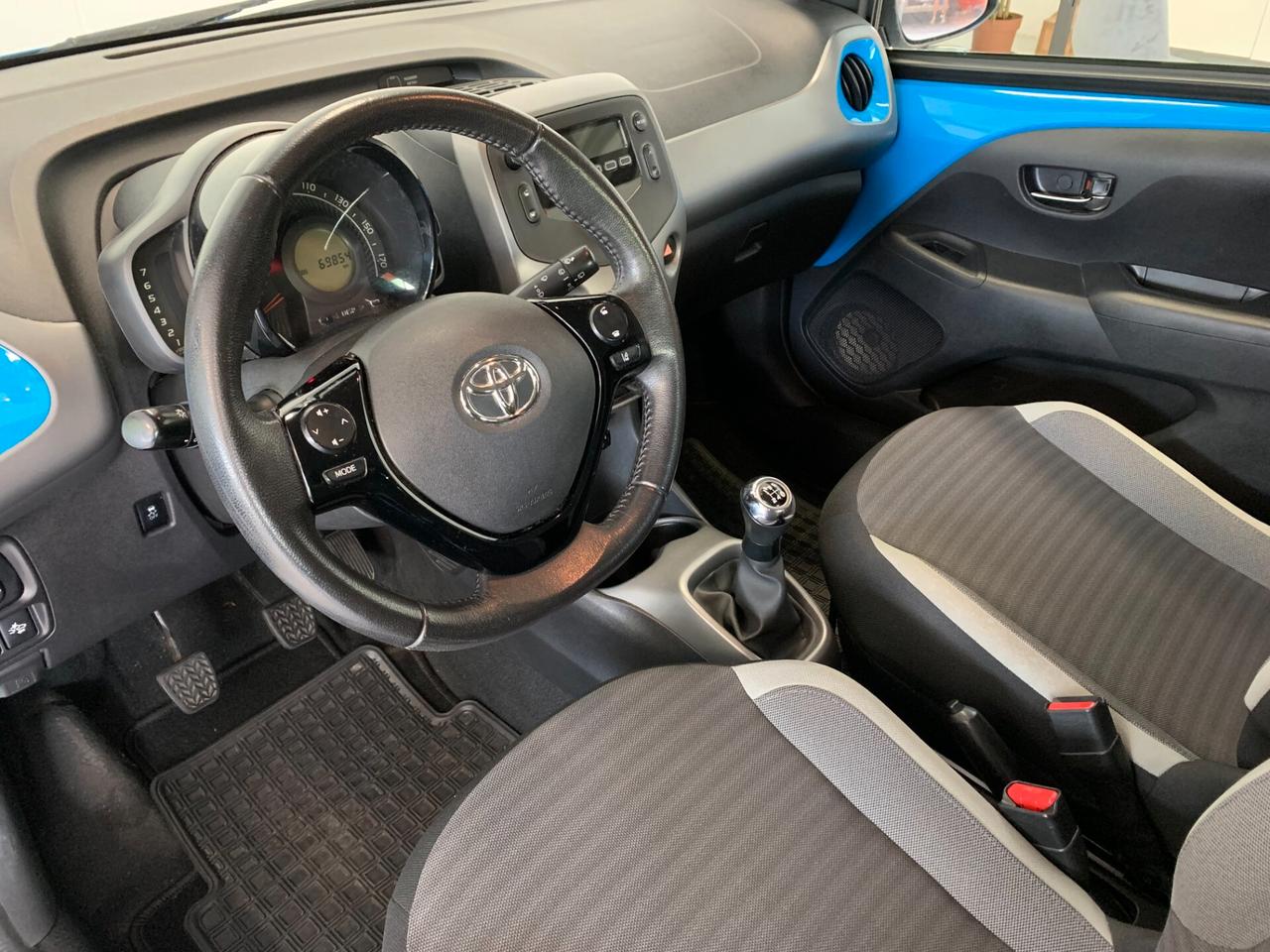 Toyota Aygo 1.0 VVT-i 69 CV 5 porte x-business