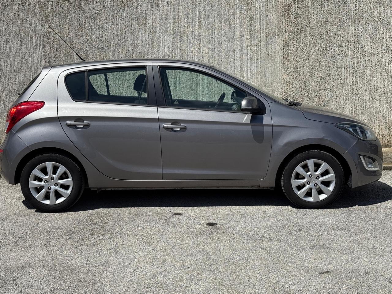 Hyundai i20 1.2 5p. Econext Sound Edition