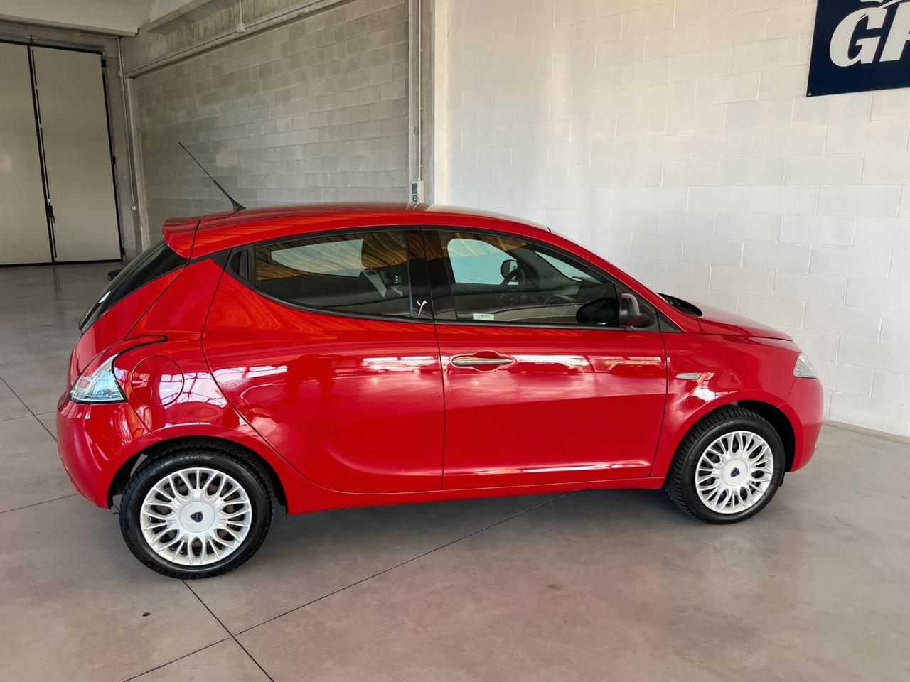 Lancia Ypsilon 1.2 69 CV 5 porte Gold OK NEOPATENTATI