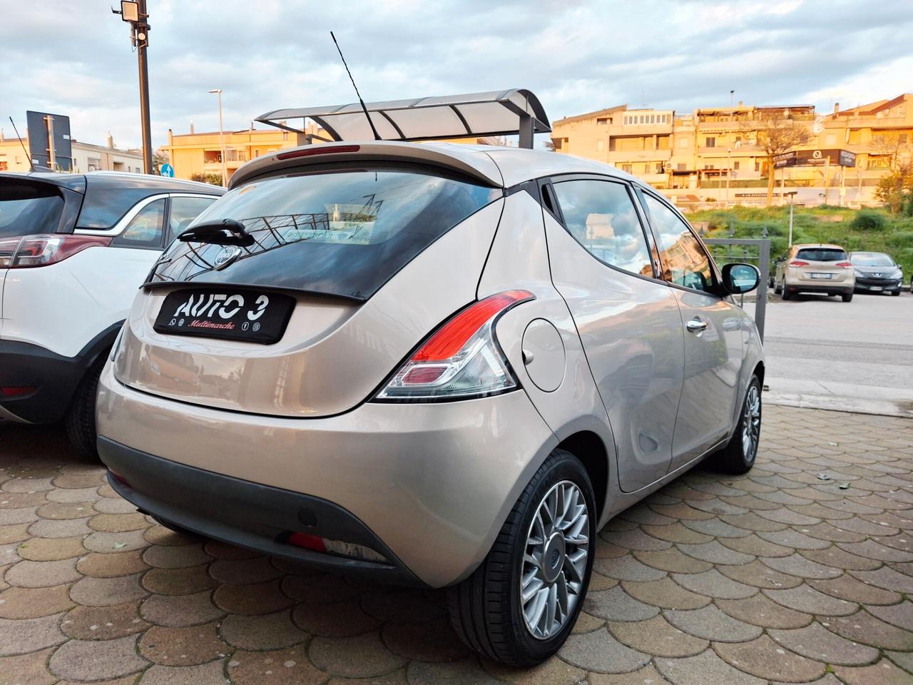 Lancia Ypsilon 1.2 69 CV 5 porte S&S Gold