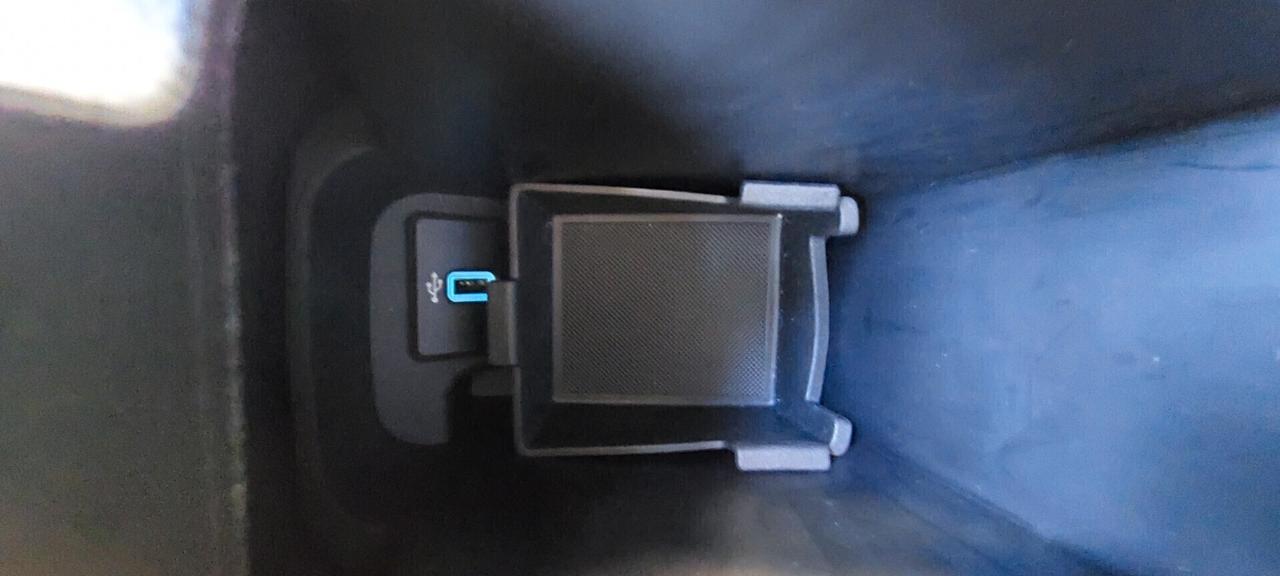 FIESTA 1,1 BENZINA NEW MODEL 86 CV X NEOPATENTATI NAVIGATORE TELEFONO LEGA STRAFULL
