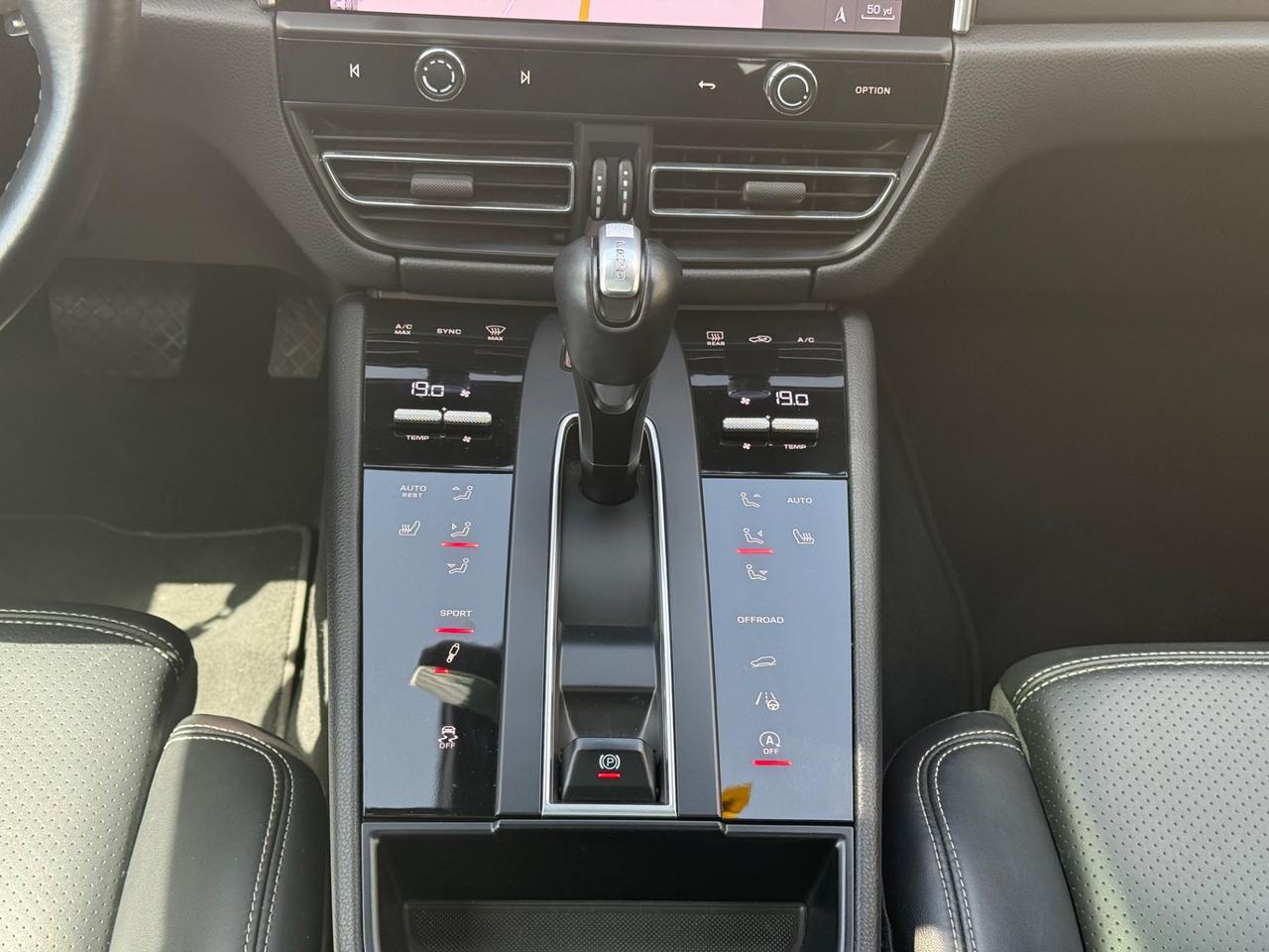 Porsche Macan 2.0 265 cv Led Pelle Tetto Panoramico Apr. Camera 360* 21 Felgen