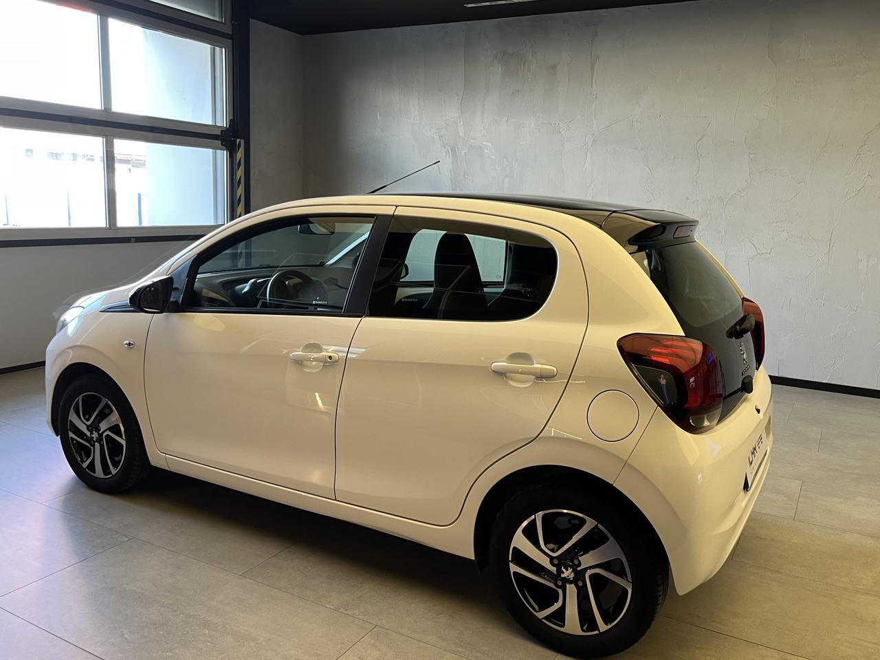 PEUGEOT 108 - 108 5p 1.0 vti Active s&s neopatentati