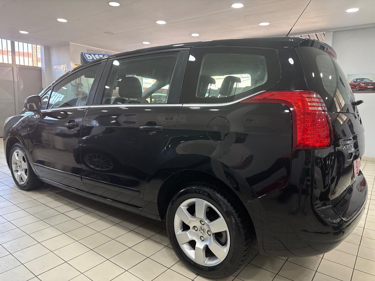 Peugeot 5008 1.6 hdi 2012 7 posti nuova