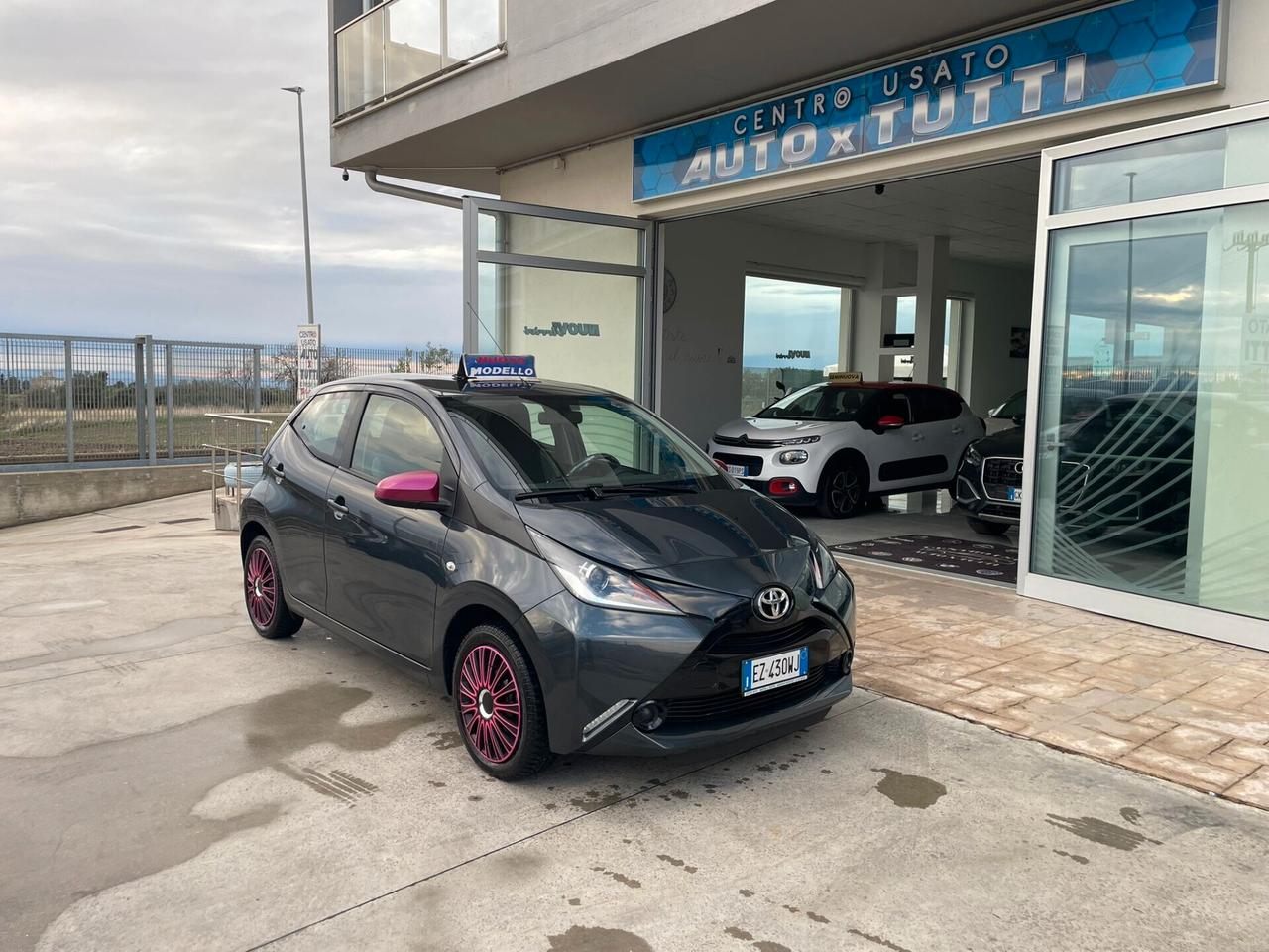 Toyota Aygo 1.0 VVT-i 69 CV 5 porte x-wave