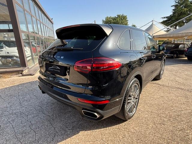 Porsche Cayenne 3.0 V6 tdi 262cv tiptronic Restyling 2016