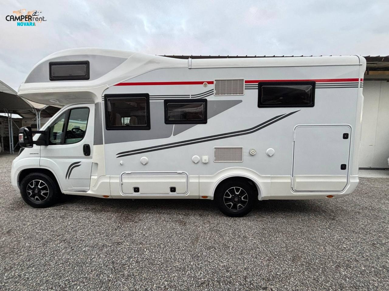 ARCA EUROPA M699 GLG - mansardato con letti gemelli in coda ed ampio garage