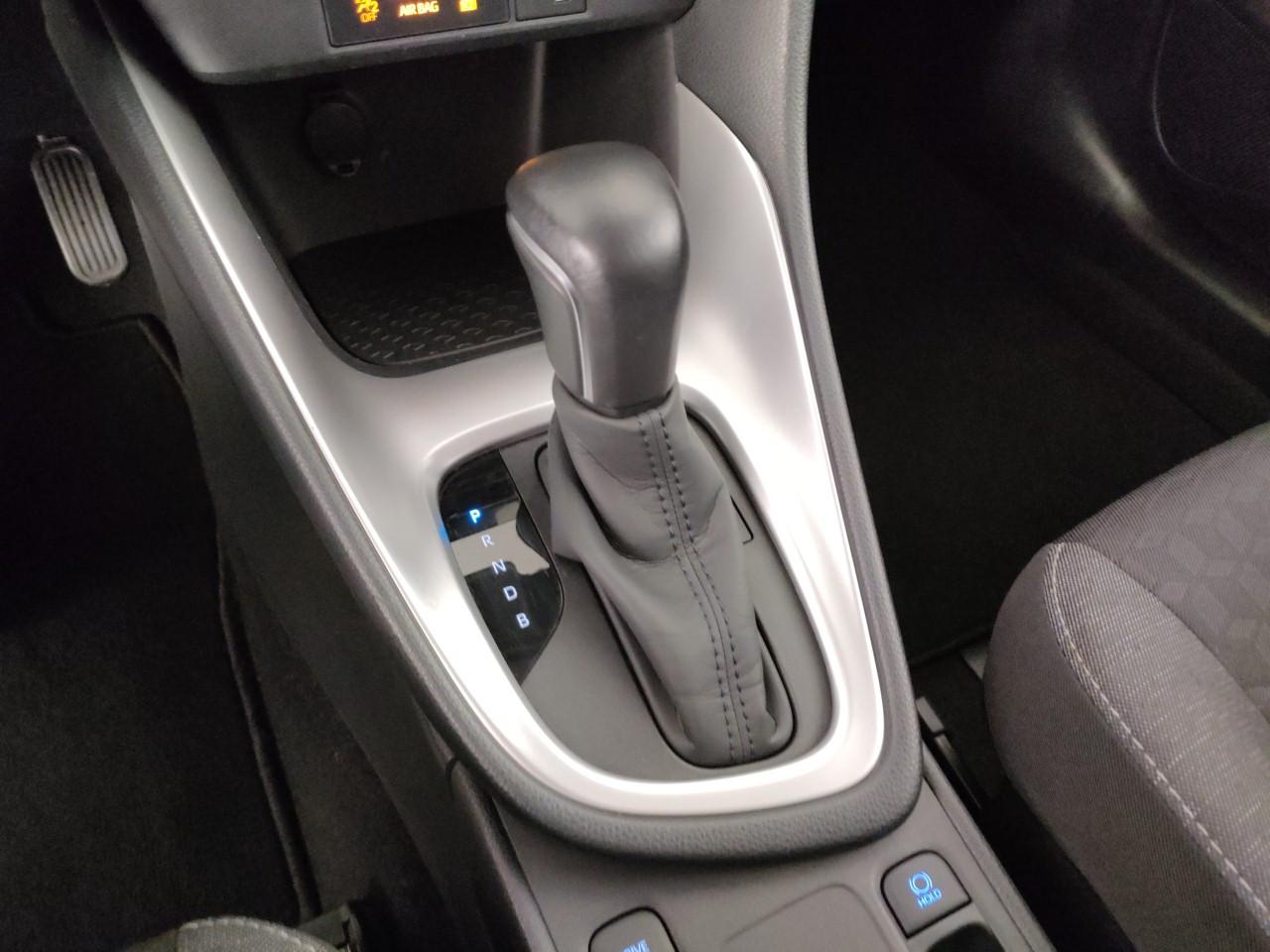 TOYOTA Yaris 1.5h Business