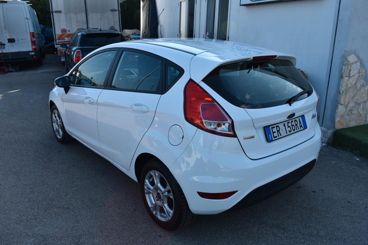 Ford Fiesta 1.5 TDCi 5p- 2013