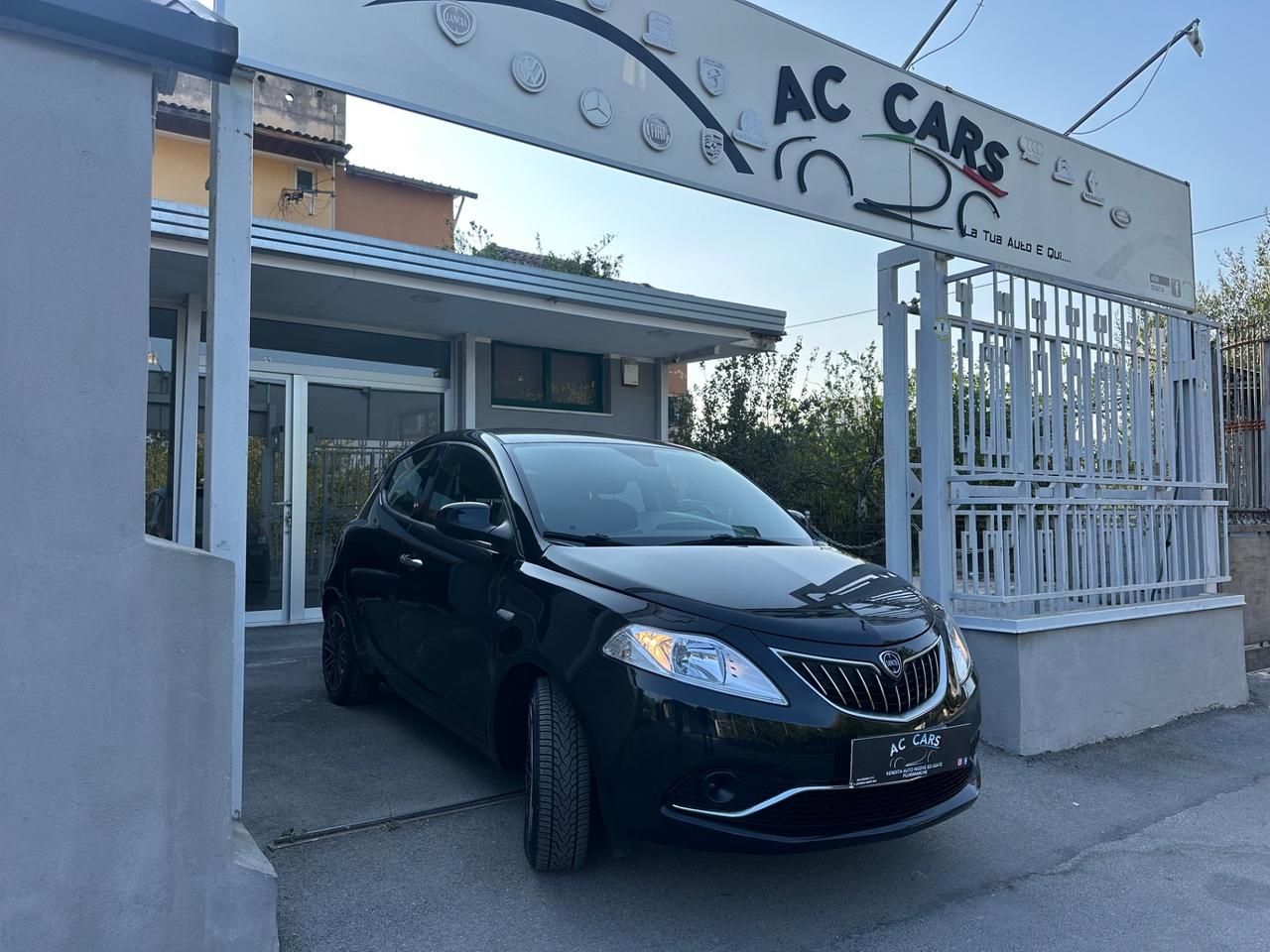 Lancia Ypsilon 1.2 69 CV 5 porte GPL Ecochic Platinum