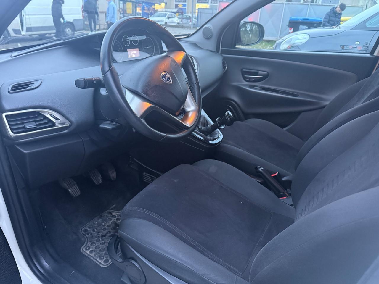 Lancia Ypsilon 1.2 69 CV 5 porte S&S Platinum