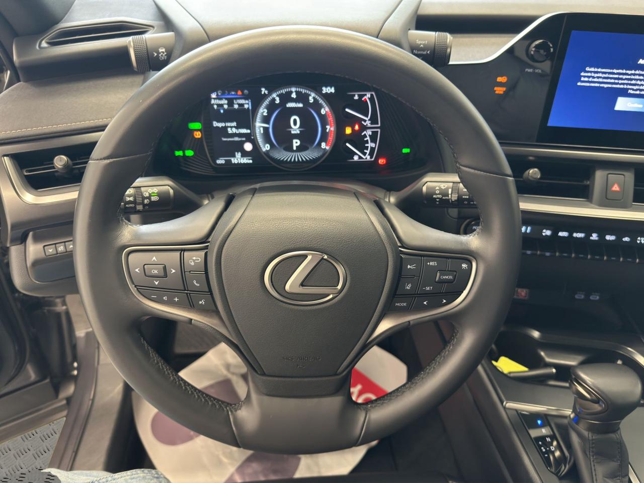 Lexus UX 250h 2.0 Design 2wd cvt