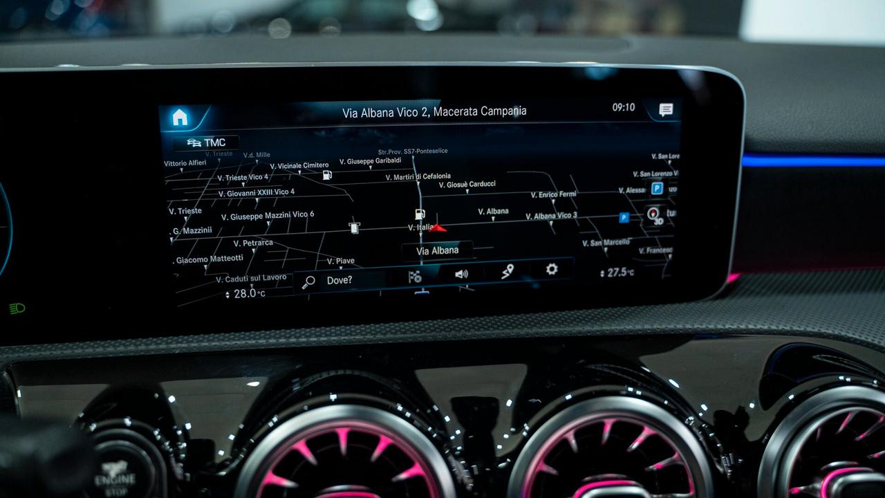 Mercedes-benz A 180 D PREMIUM PLUS AMG TETTO PACK LUCI XENO NAVI FULL